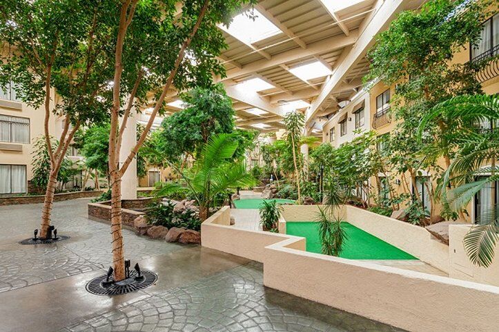 Concord Plaza Hotel Buitenkant foto